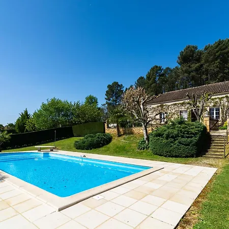 Semesterbostad Charming Family Retreat In Loubejac *