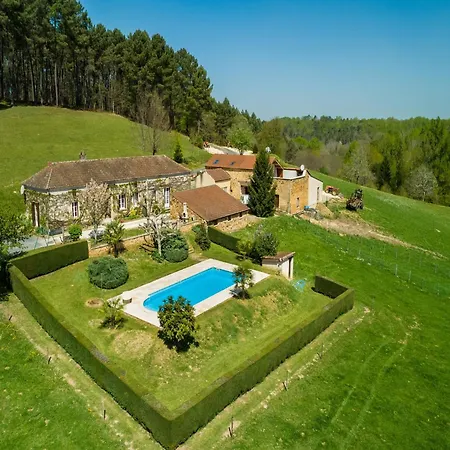 Charming Family Retreat In Loubejac