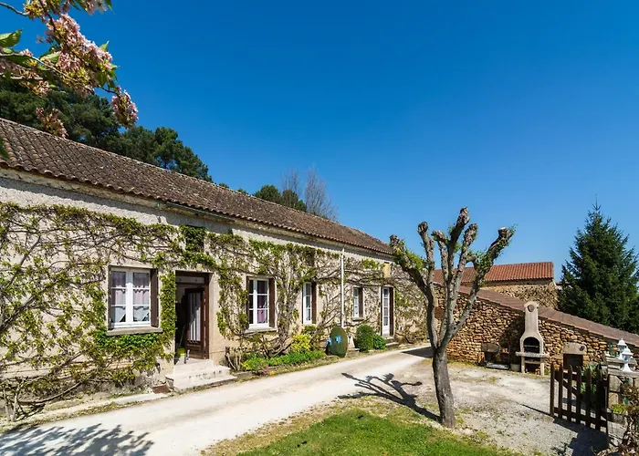 Σπίτι διακοπών Charming Family Retreat In Loubejac *