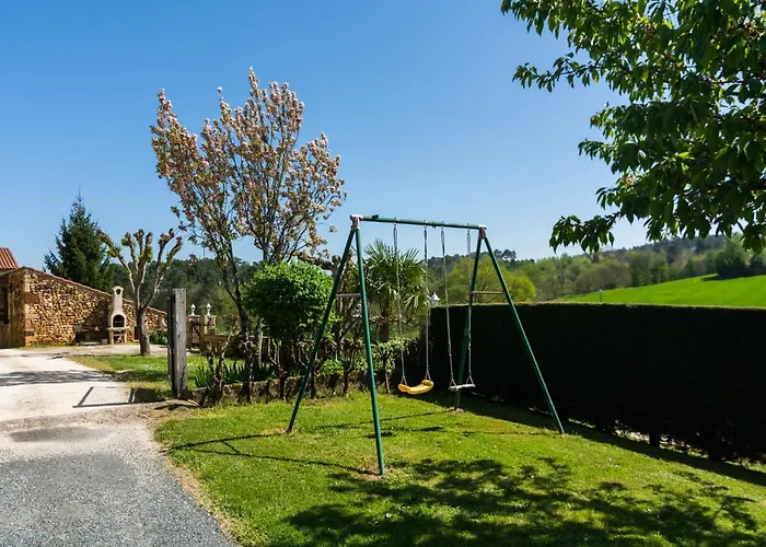 Σπίτι διακοπών Charming Family Retreat In Loubejac Villefranche-du-Périgord